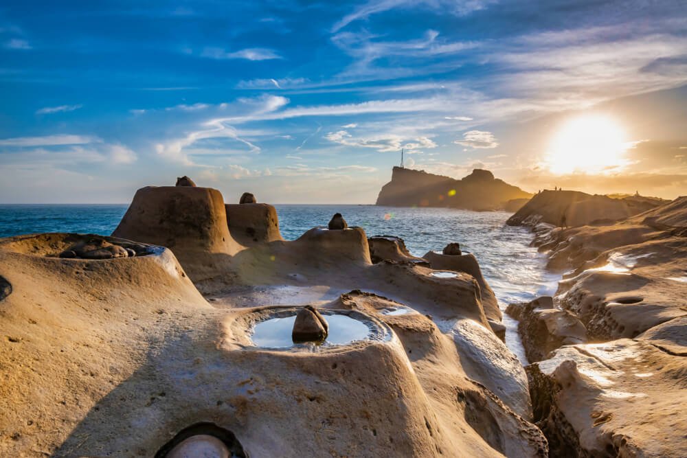 촛대바위(Candle Rock) 및 버섯바위(Mushroom Rocks) 군락